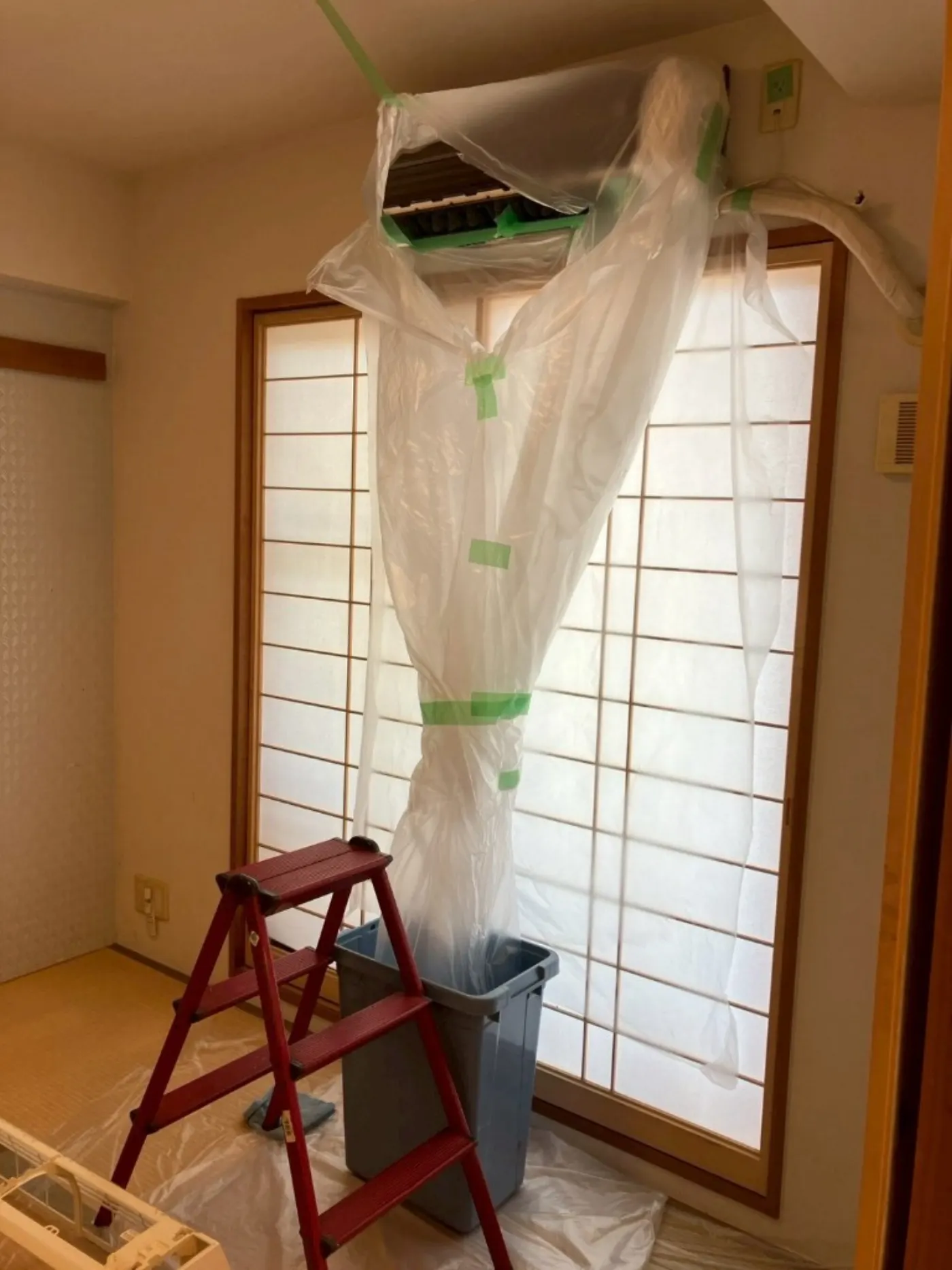大田区田園調布のエアコンクリーニング作業中写真8