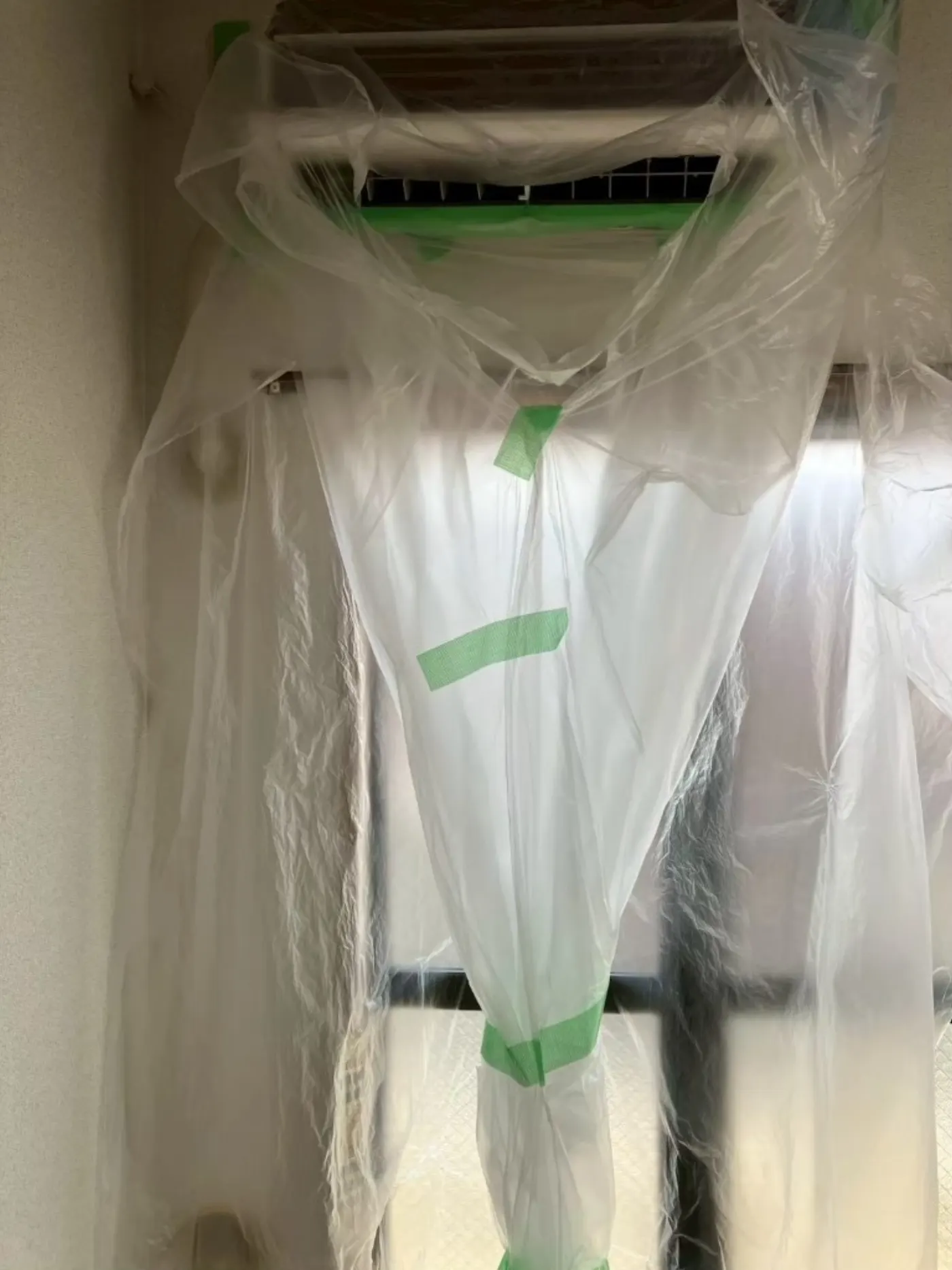 大田区田園調布のエアコンクリーニング作業中写真3